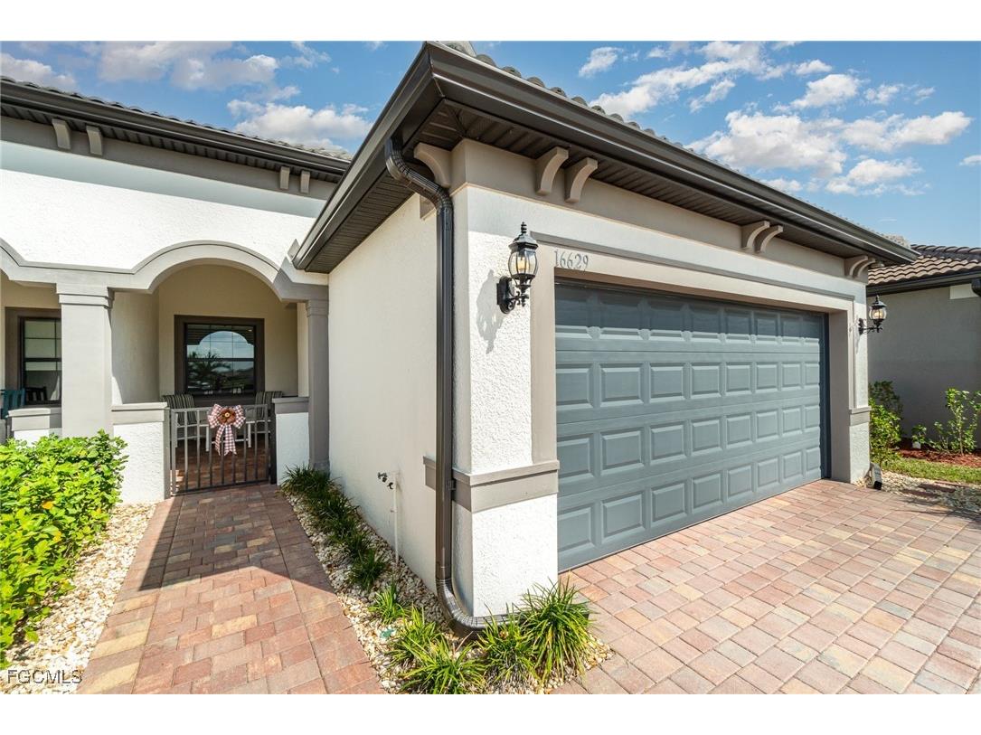 16629 Rolling Rock Boulevard Alva FL 33920 2025013649 image1