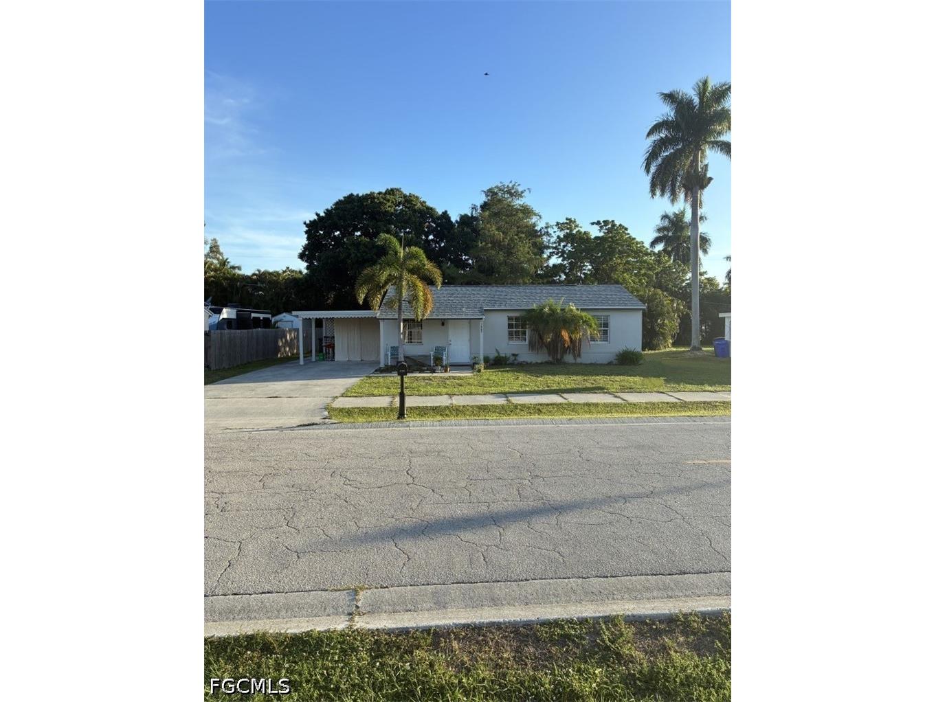 1665 Moreno Avenue Fort Myers FL 33901 2026024812 image1