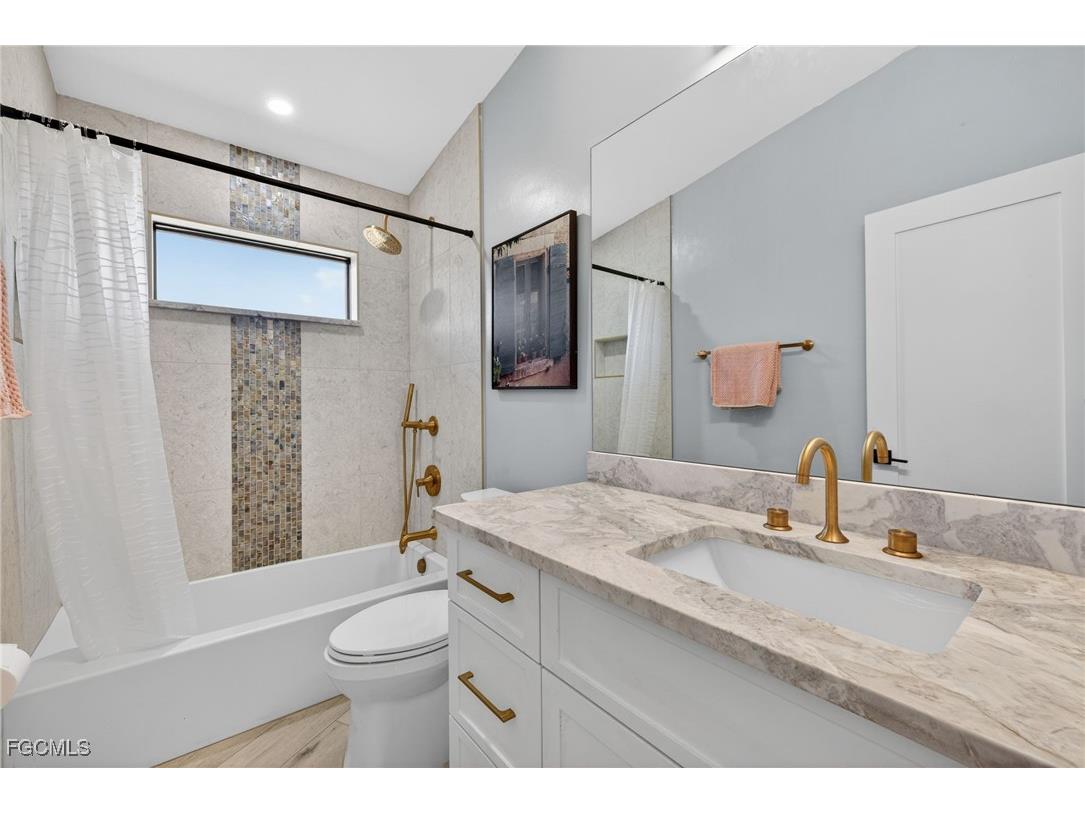 1666 Middle Gulf Drive Sanibel FL 33957 2026003542 image24