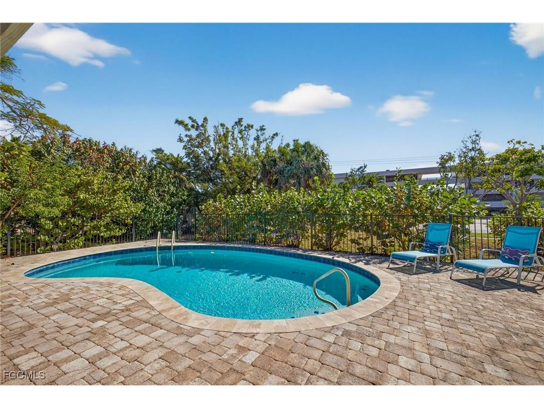 1666 Middle Gulf Drive Sanibel FL 33957 2026003542 image33