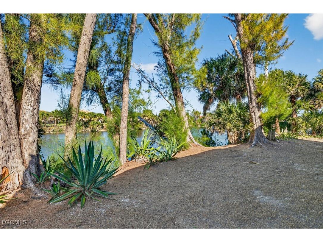 1666 Middle Gulf Drive Sanibel FL 33957 2026003542 image38