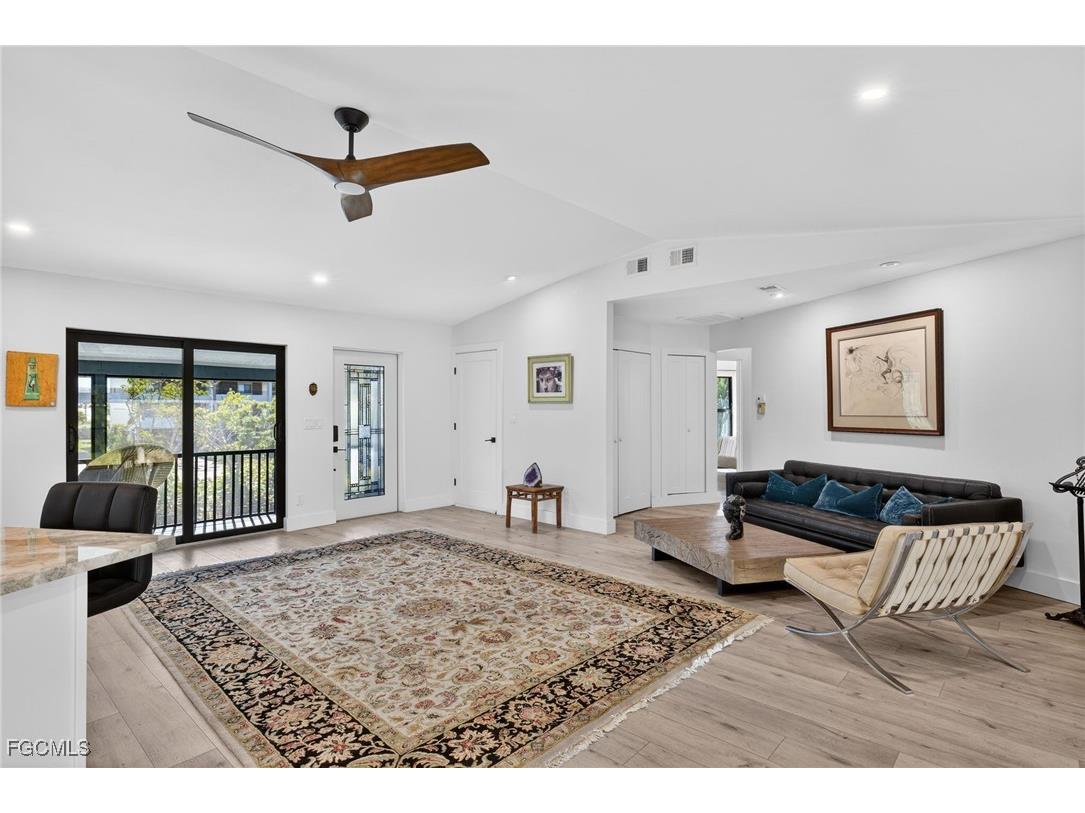 1666 Middle Gulf Drive Sanibel FL 33957 2026003542 image7