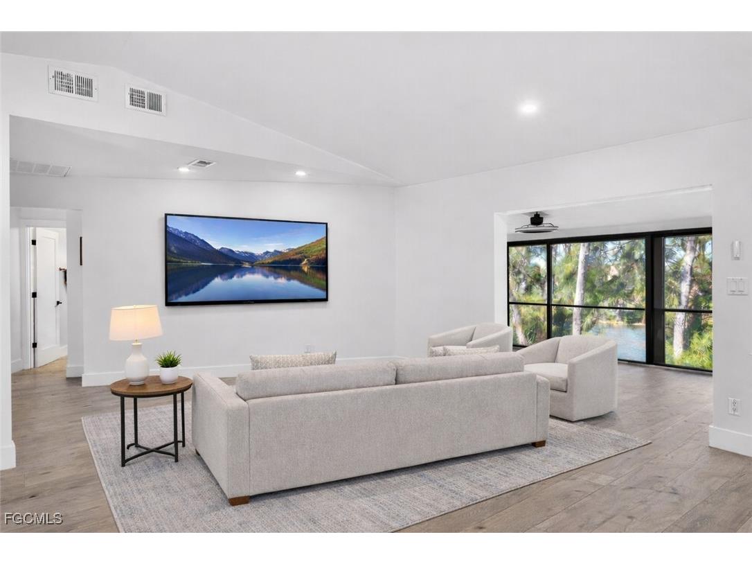 1666 Middle Gulf Drive Sanibel FL 33957 2026003542 image8