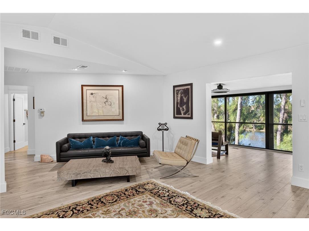 1666 Middle Gulf Drive Sanibel FL 33957 2026003542 image9