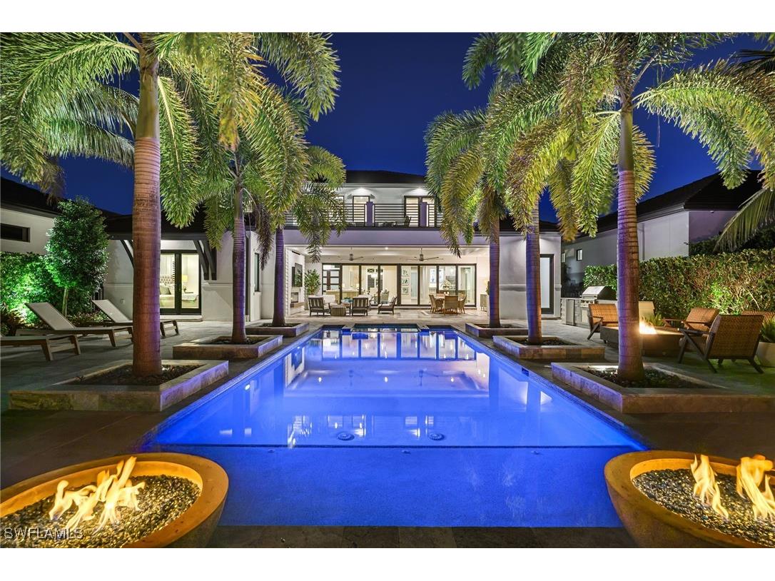 1667 Vinland Way Naples FL 34105 225075133 image1