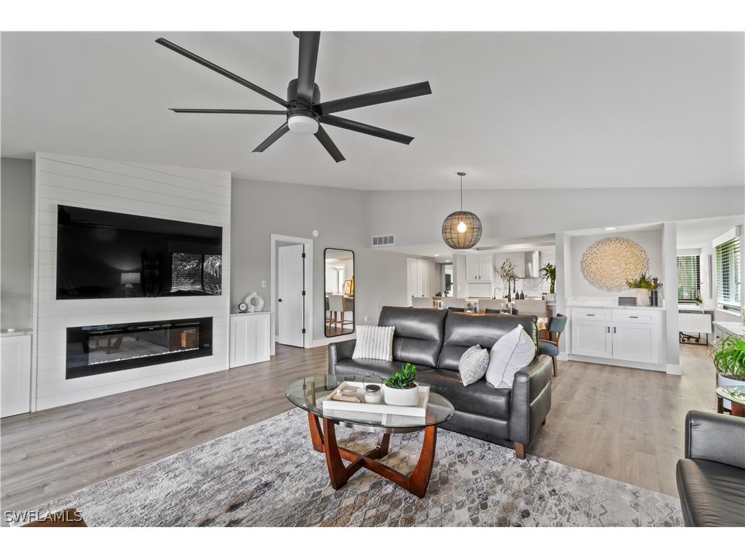 16683 Forest Boulevard #201 Fort Myers FL 33908 224056600 image1