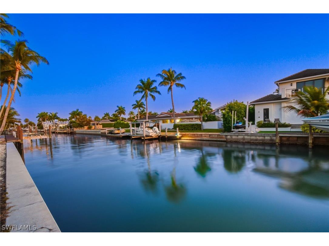 1670 Dolphin Court Naples FL 34102 226005747 image14