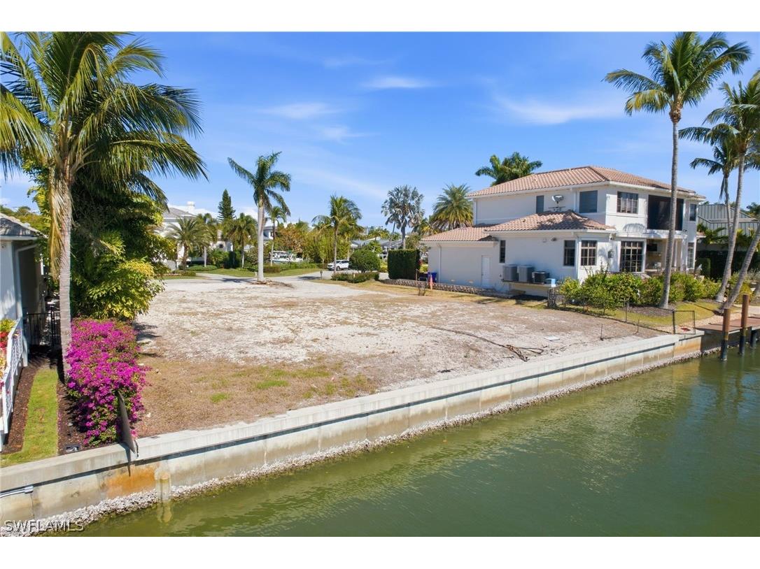 1670 Dolphin Court Naples FL 34102 226005747 image22