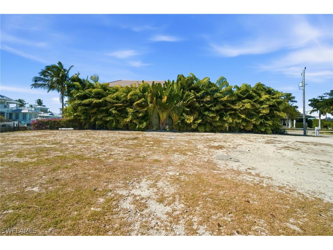 1670 Dolphin Court Naples FL 34102 226005747 image23