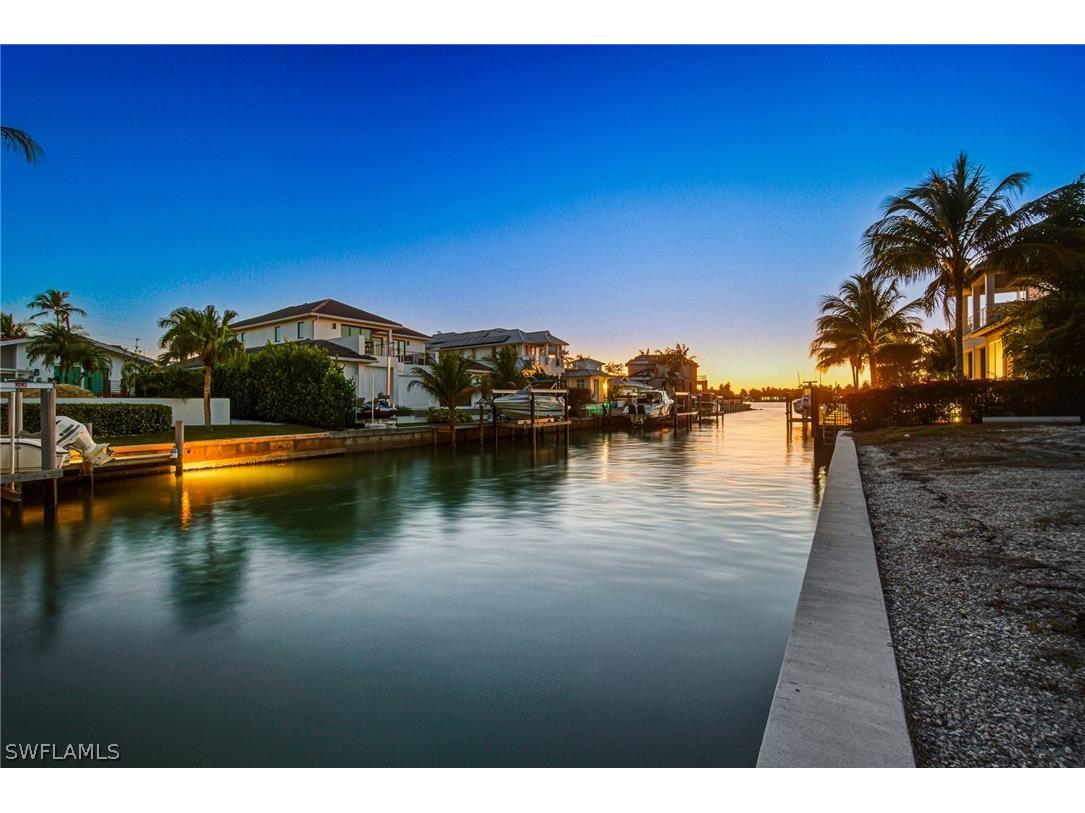 1670 Dolphin Court Naples FL 34102 226005747 image24