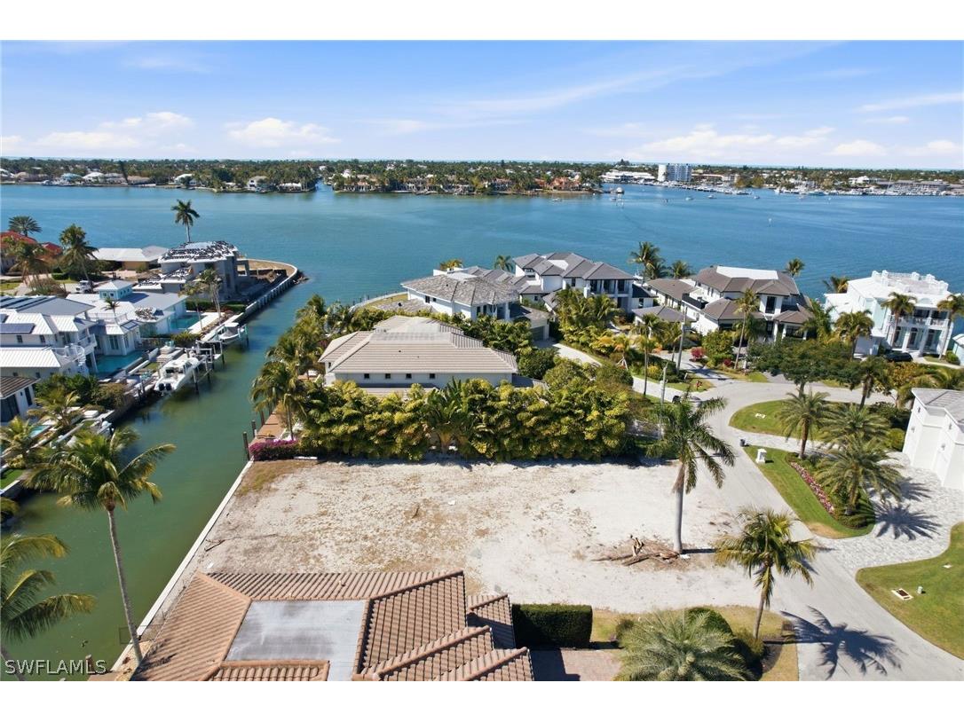 1670 Dolphin Court Naples FL 34102 226005747 image4