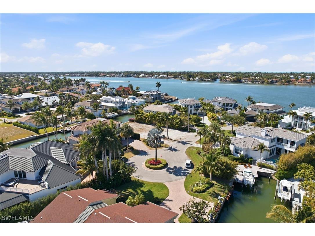 1670 Dolphin Court Naples FL 34102 226005747 image6