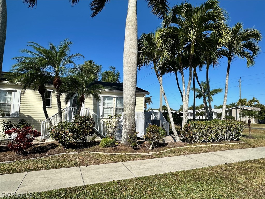 1671 Diamond Lake Circle Naples FL 34114 226006255 image2