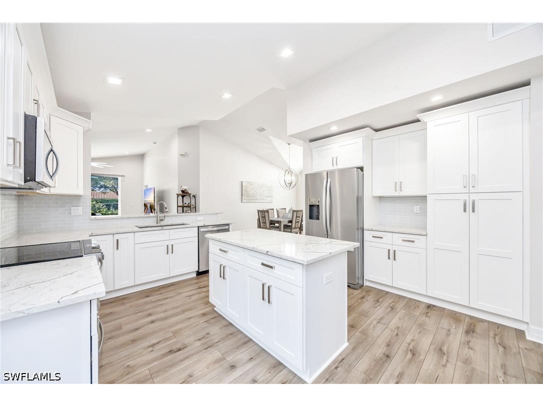1671 Triangle Palm Terrace Naples FL 34119 226017225 image1