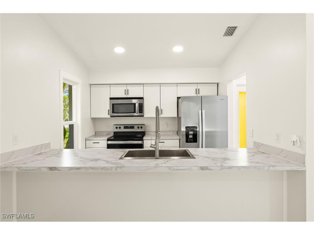 1672 Atlanta Plaza Drive Sanibel FL 33957 225056211 image4