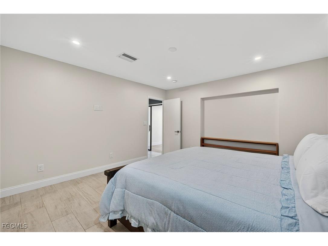 1672 Many Road North Fort Myers FL 33903 2025013775 image16