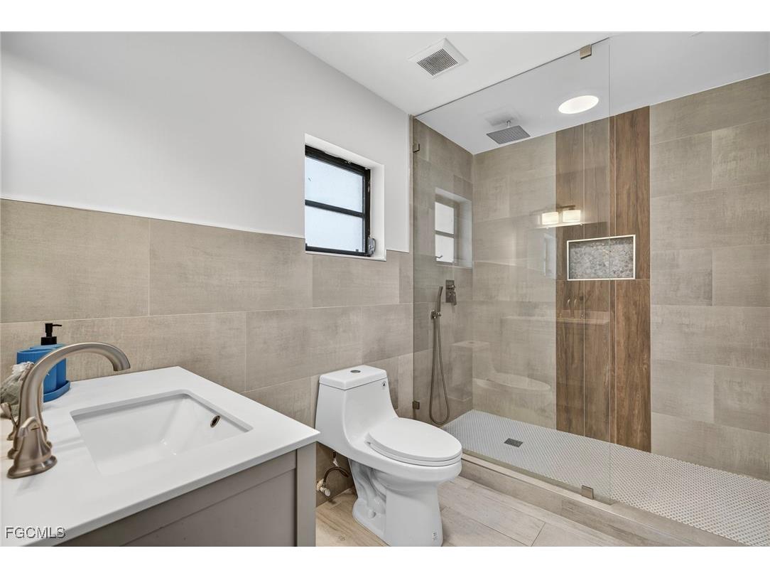 1672 Many Road North Fort Myers FL 33903 2025013775 image17