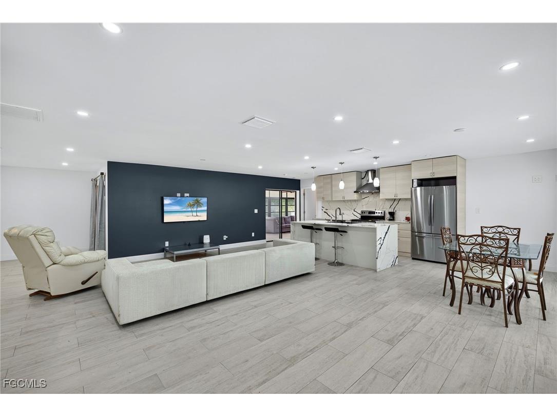 1672 Many Road North Fort Myers FL 33903 2025013775 image4