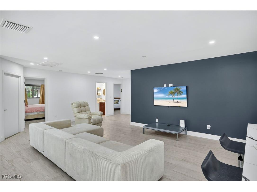 1672 Many Road North Fort Myers FL 33903 2025013775 image6