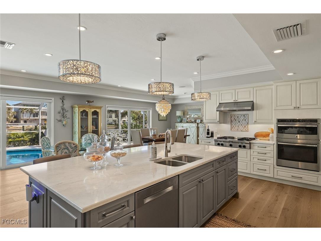 1674 Sabal Palm Drive Sanibel FL 33957 2025016028 image15