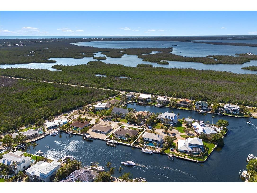 1674 Sabal Palm Drive Sanibel FL 33957 2025016028 image38