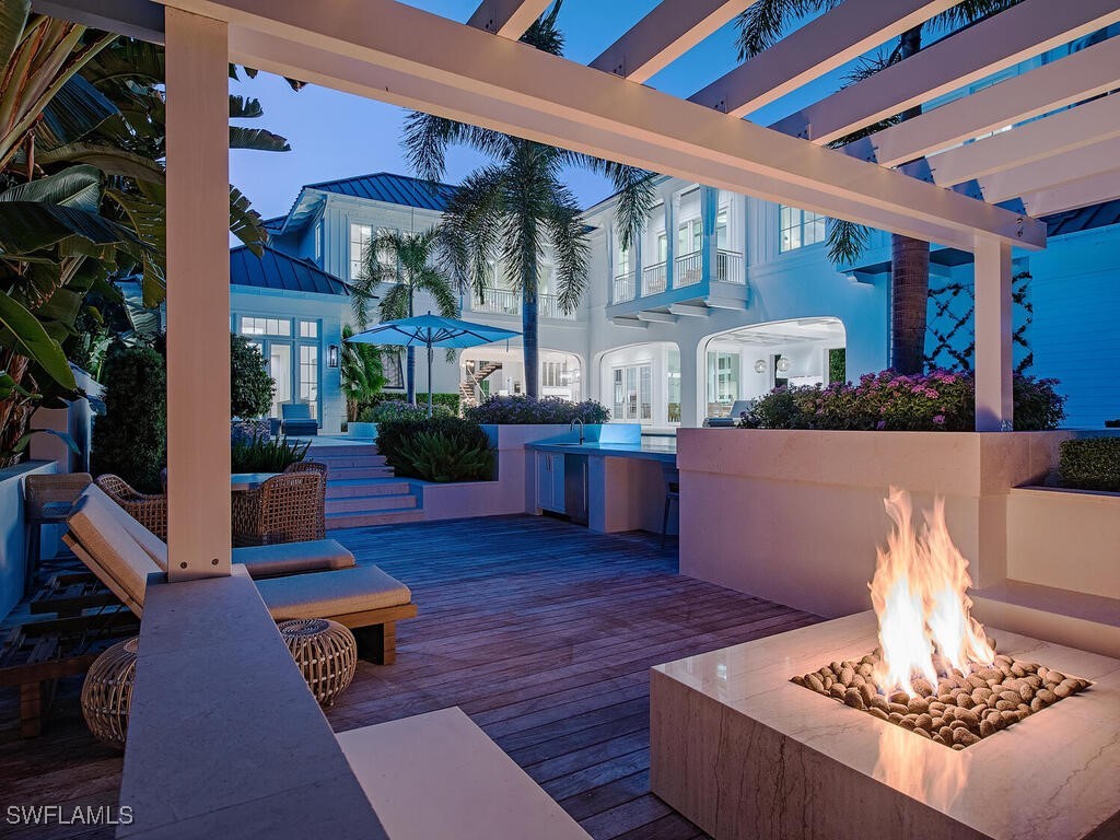 1675 Gordon Drive Naples FL 34102 225079880 image1