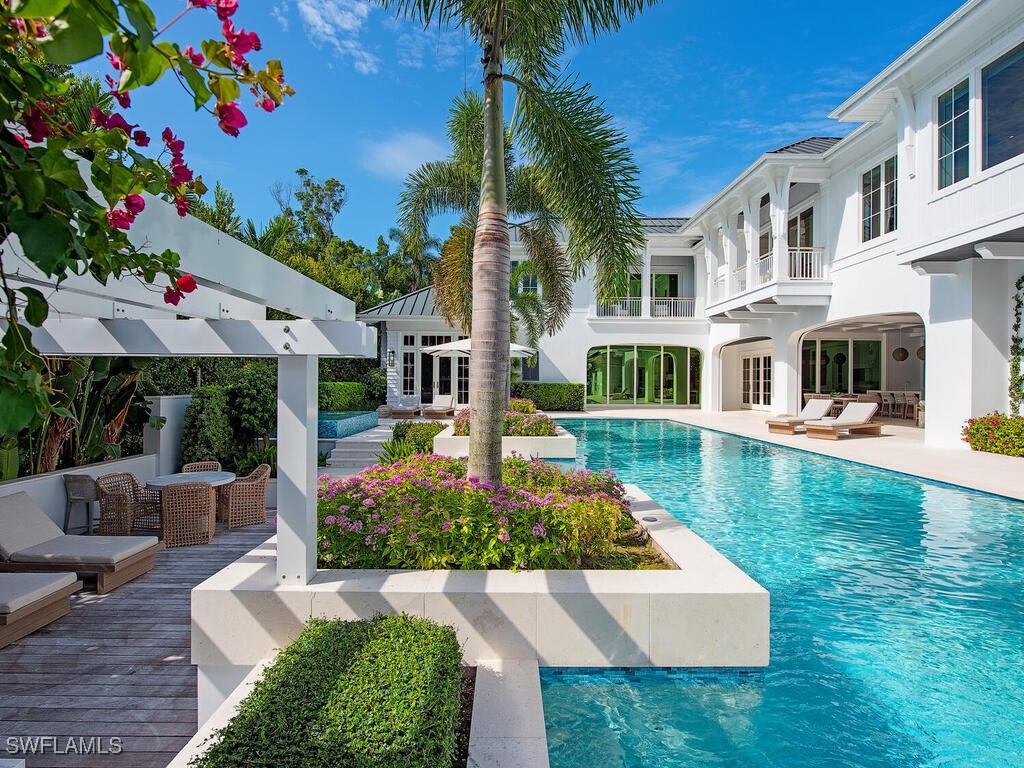 1675 Gordon Drive Naples FL 34102 225079880 image2