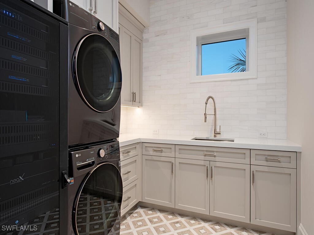 1675 Gordon Drive Naples FL 34102 225079880 image29