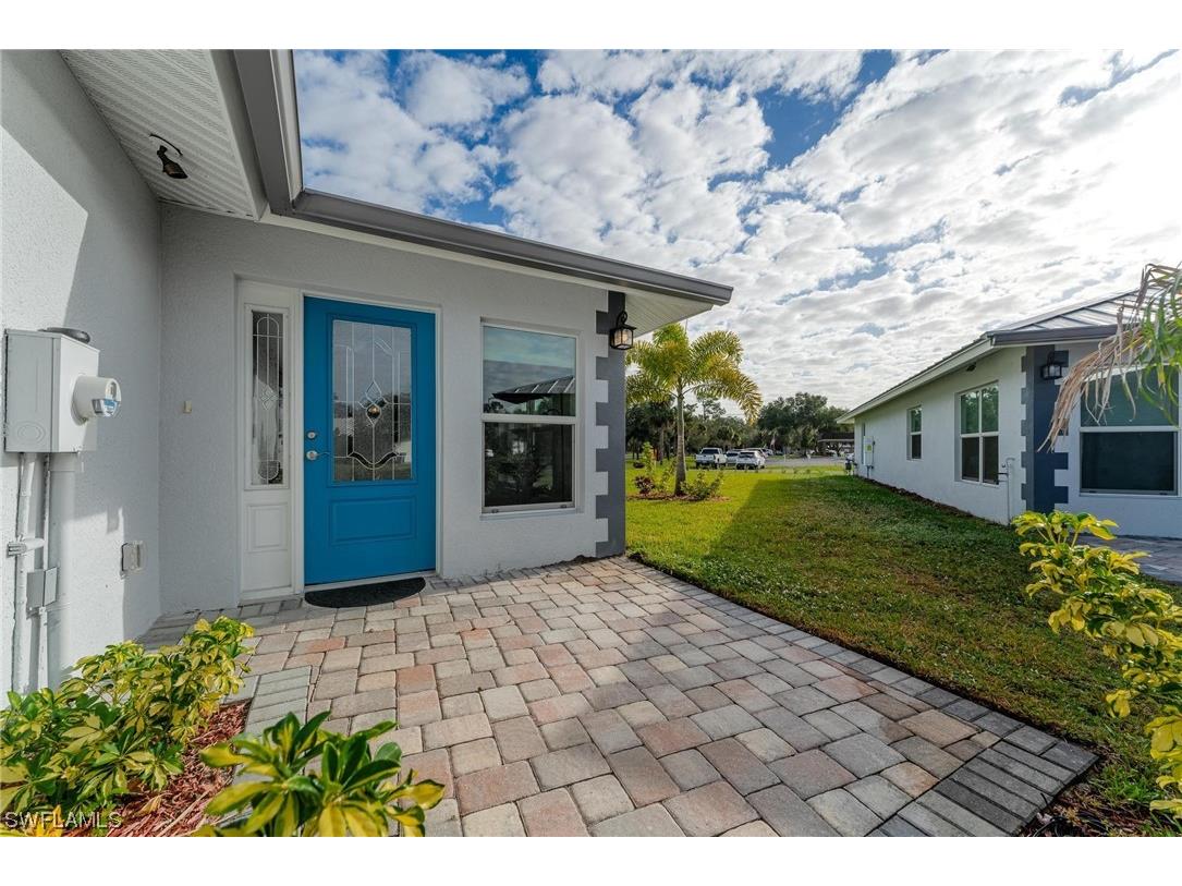 168 Village Circle #9 Labelle FL 33935 223080971 image1