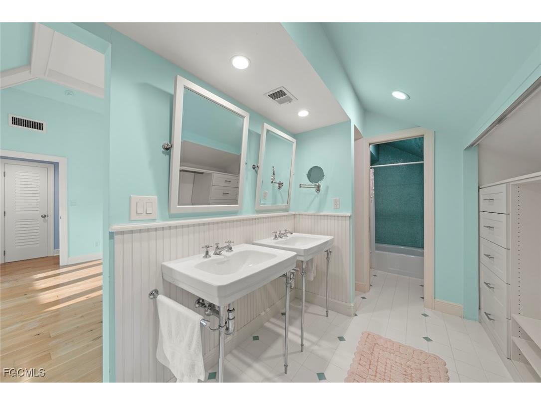 16813 Captiva Drive Captiva FL 33924 2025026419 image21