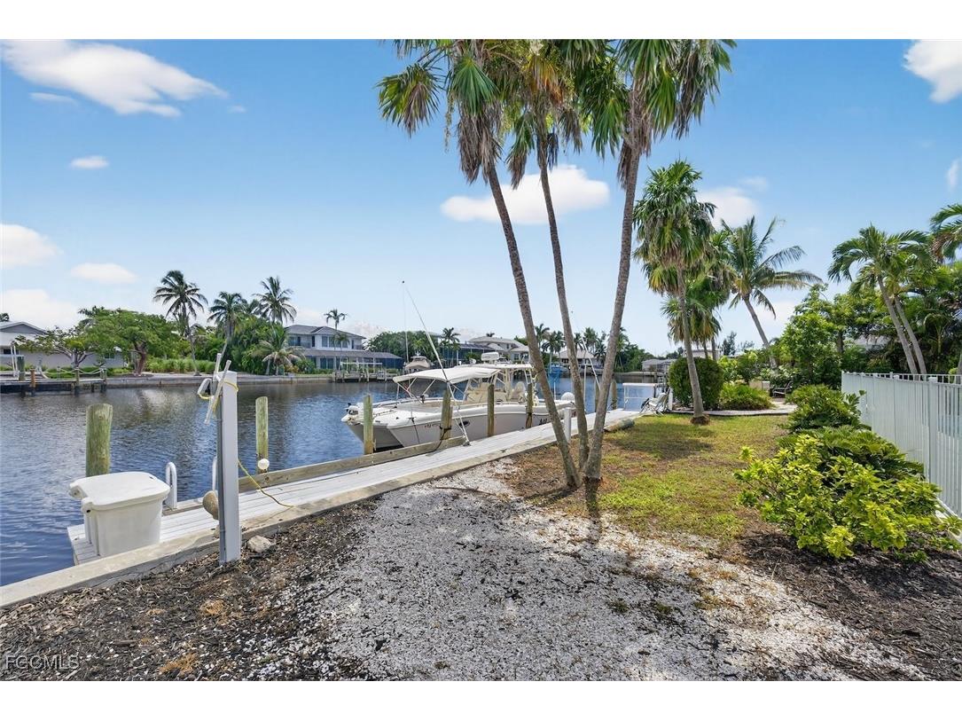 1682 Sabal Palm Drive Sanibel FL 33957 2025009584 image48