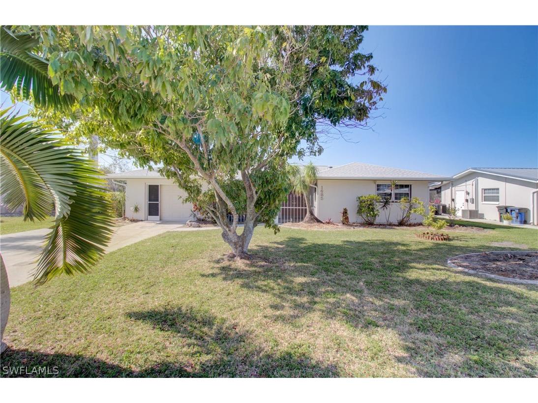 1685 Lakeside Terrace North Fort Myers FL 33903 224034852 image1