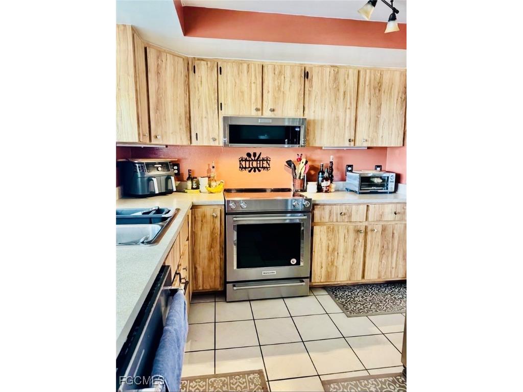 1685 N Hermitage Road Fort Myers FL 33919 2025023852 image4