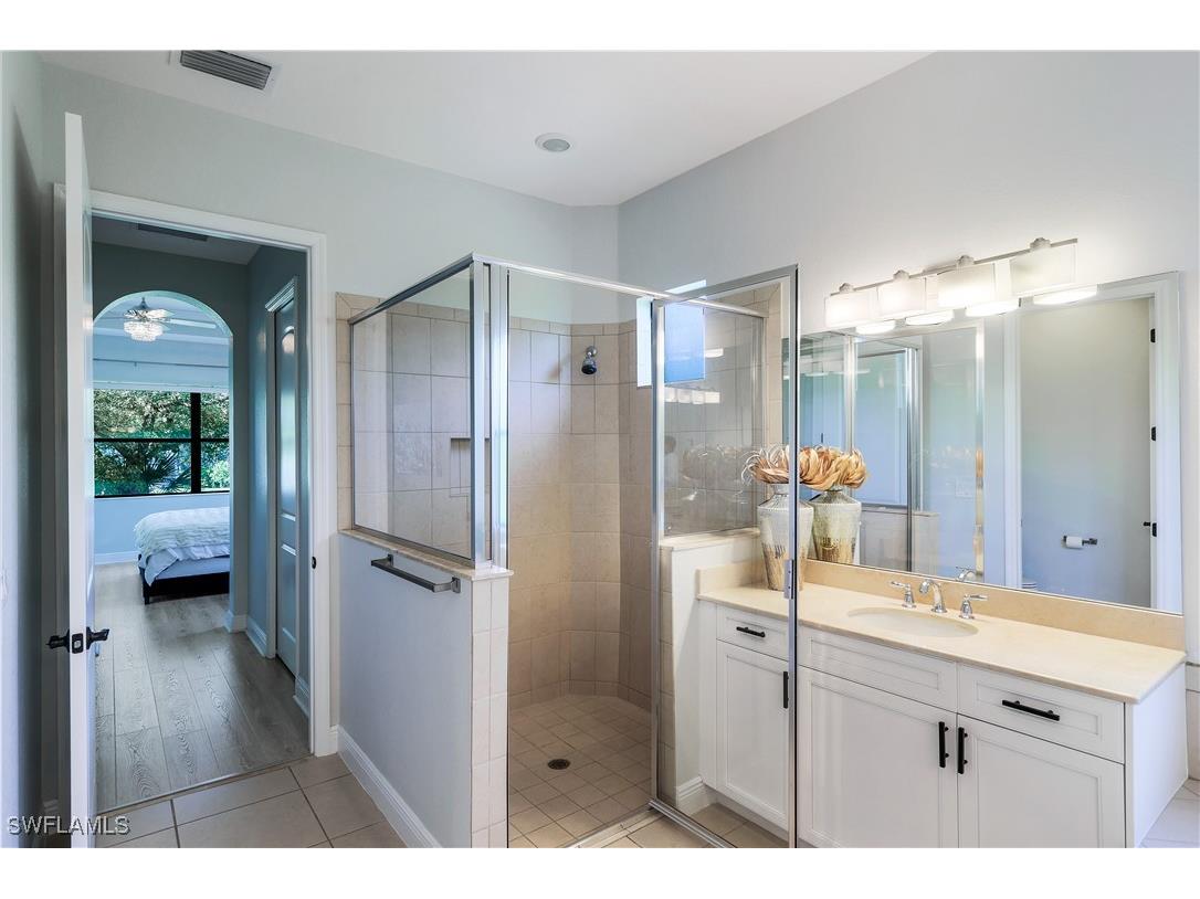 1685 Serrano Circle Naples FL 34105 225073438 image18