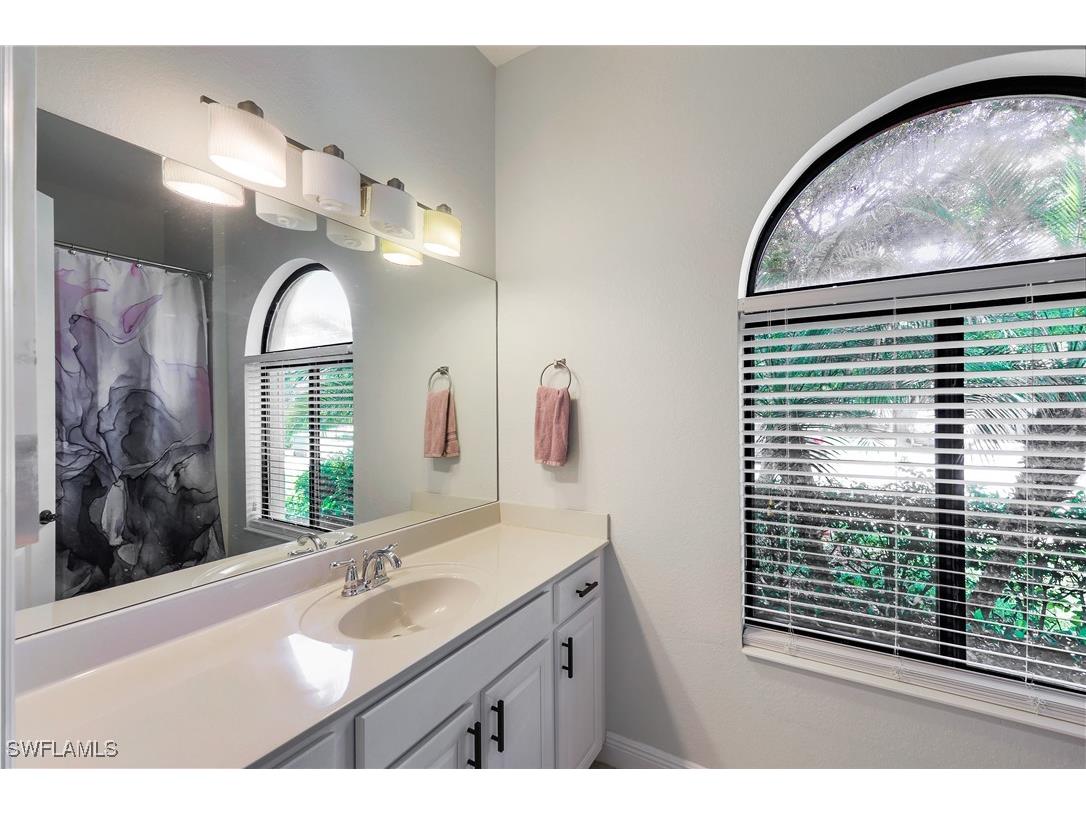 1685 Serrano Circle Naples FL 34105 225073438 image23