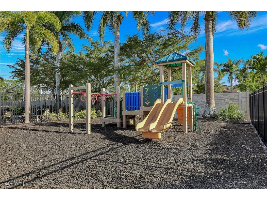 1685 Serrano Circle Naples FL 34105 225073438 image45