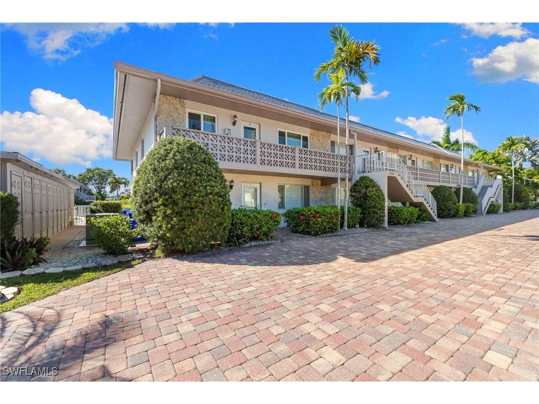 1686 Blue Point Avenue #B1 Naples FL 34102 225076375 image21