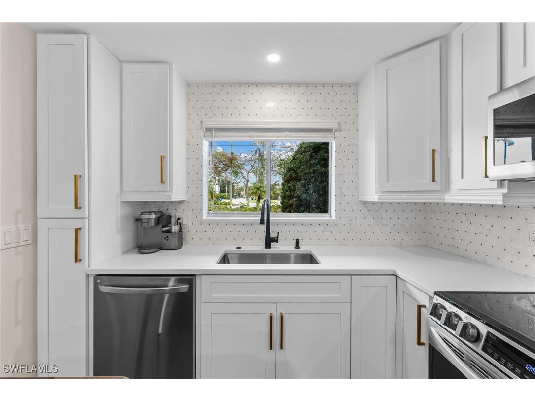 1686 Blue Point Avenue #B1 Naples FL 34102 225076375 image6
