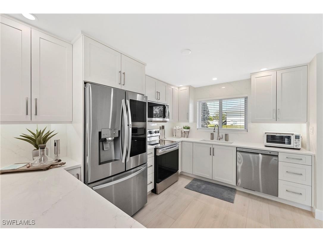 1686 Blue Point Avenue #B5 Naples FL 34102 225075368 image9