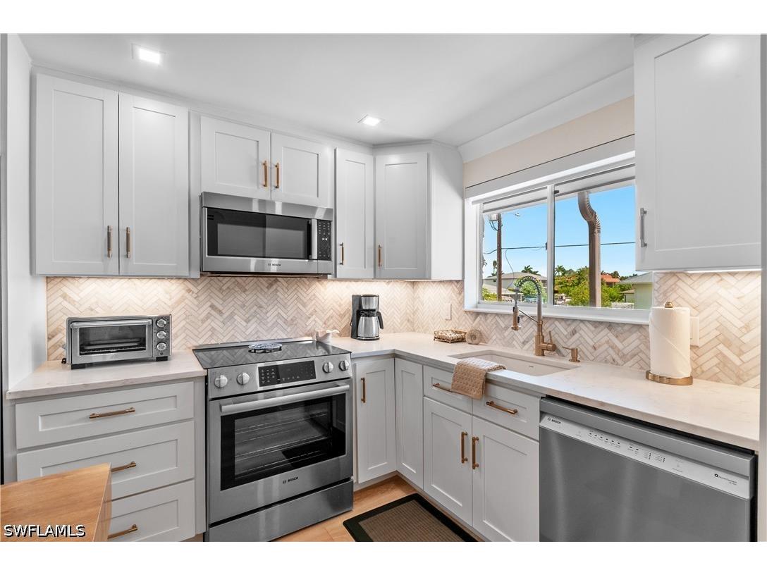 1686 Blue Point Avenue #B9 Naples FL 34102 226023354 image5