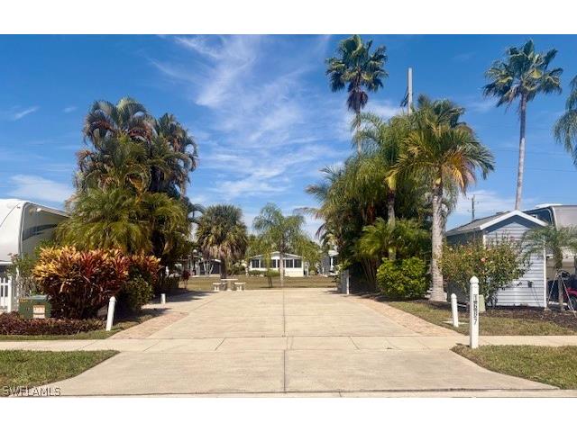 1687 Diamond Lake Circle Naples FL 34114 225084604 image3