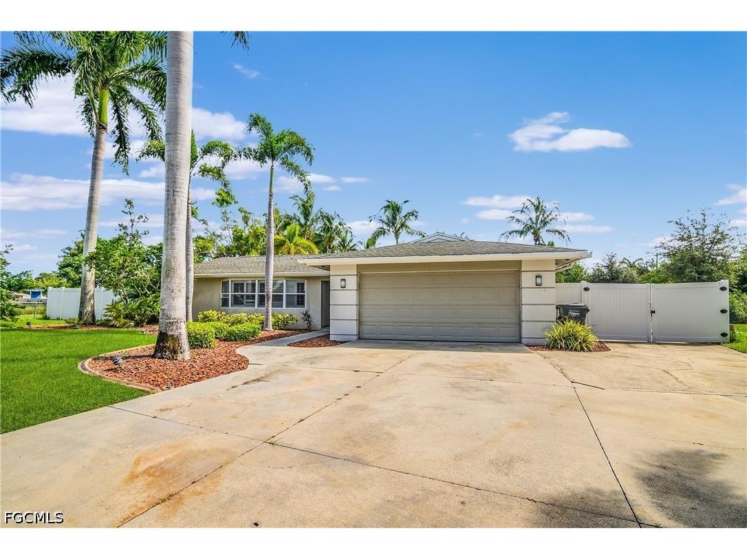 1687 N Flossmoor Road Fort Myers FL 33919 2026017076 image5