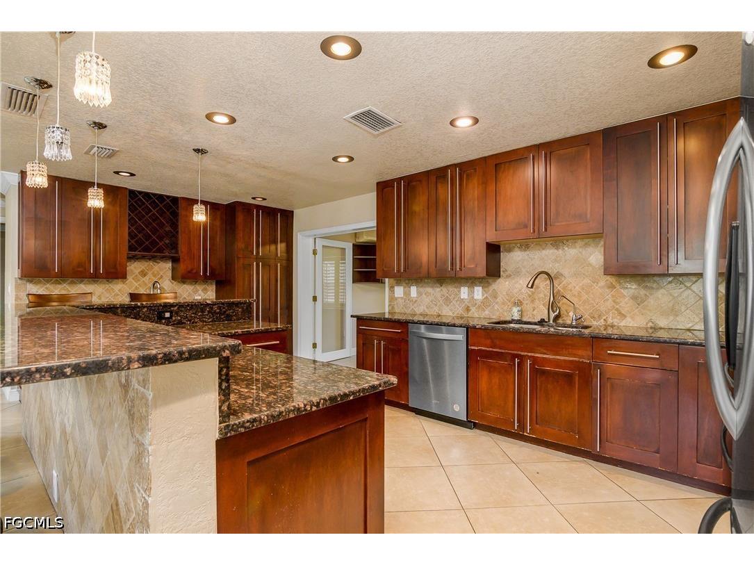 1687 N Flossmoor Road Fort Myers FL 33919 2026017076 image7