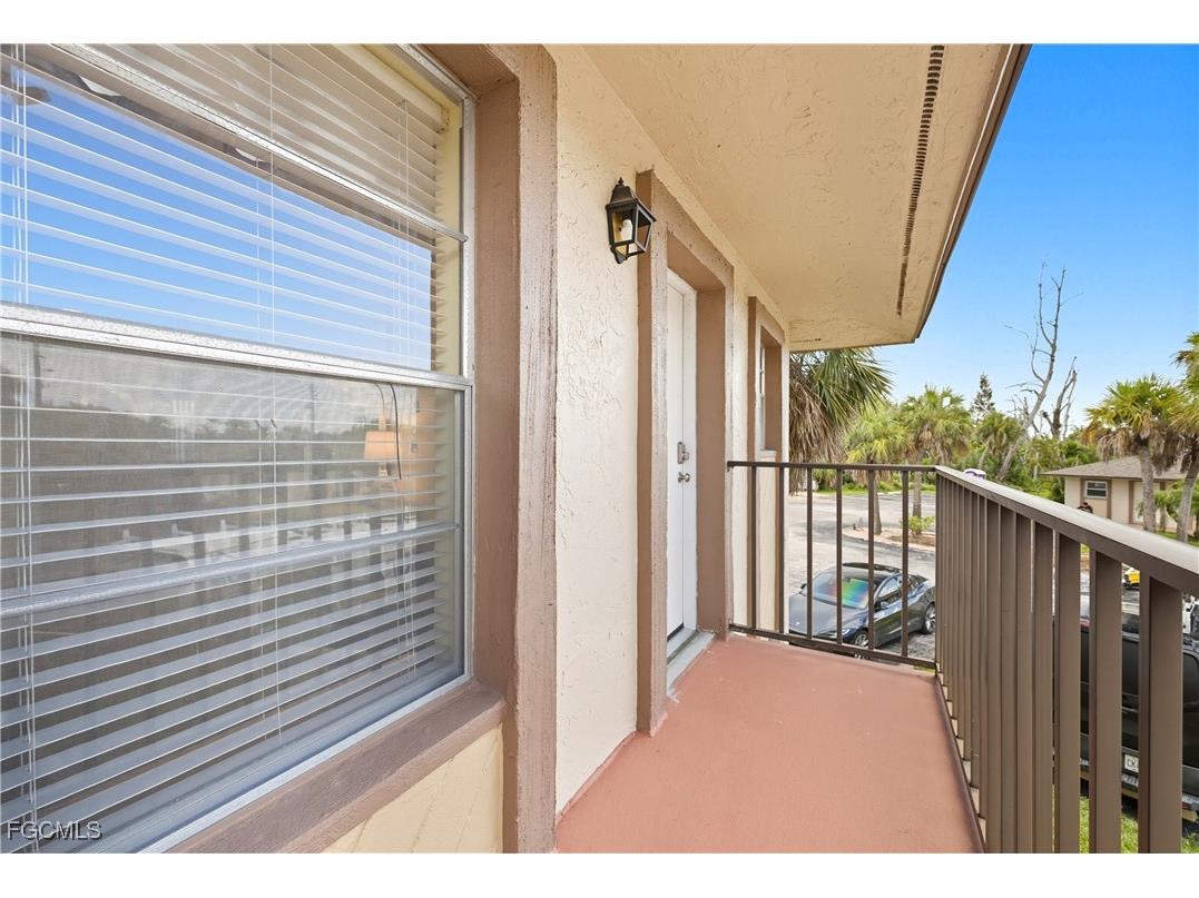 16881 Davis Road #126 Fort Myers FL 33908 2025009093 image2