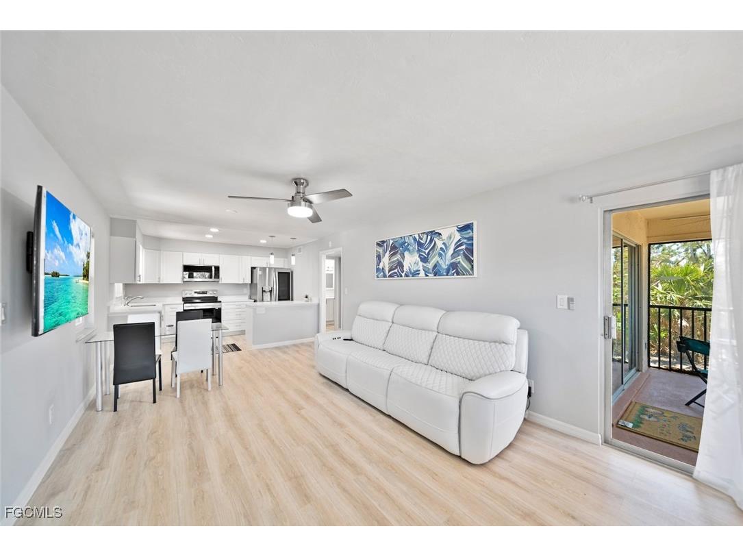 16881 Davis Road #721 Fort Myers FL 33908 2025018433 image1