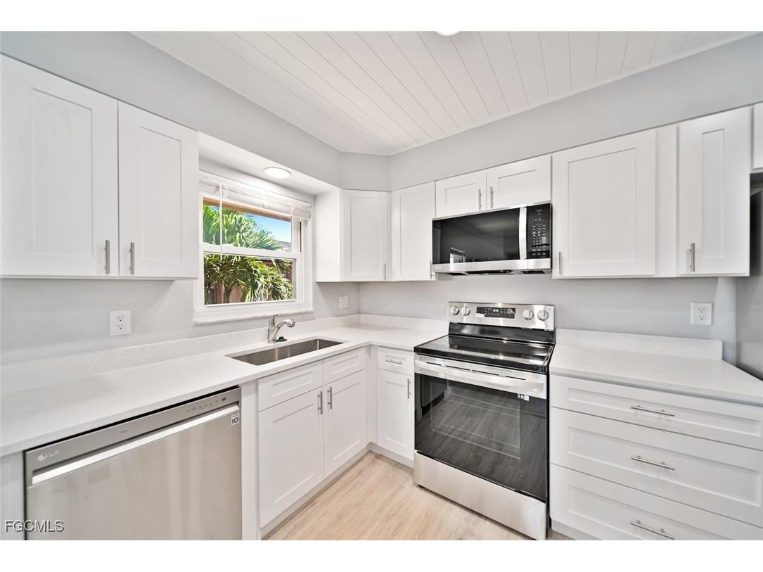 16881 Davis Road #721 Fort Myers FL 33908 2025018433 image10