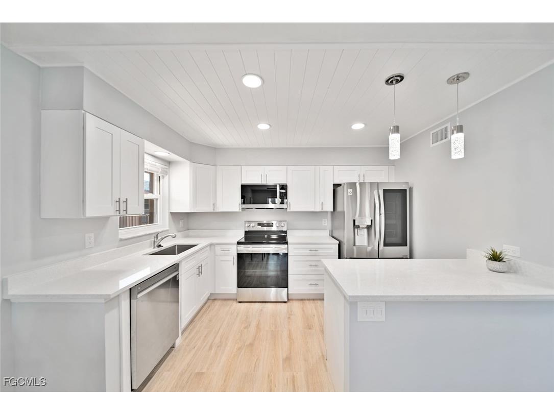 16881 Davis Road #721 Fort Myers FL 33908 2025018433 image7