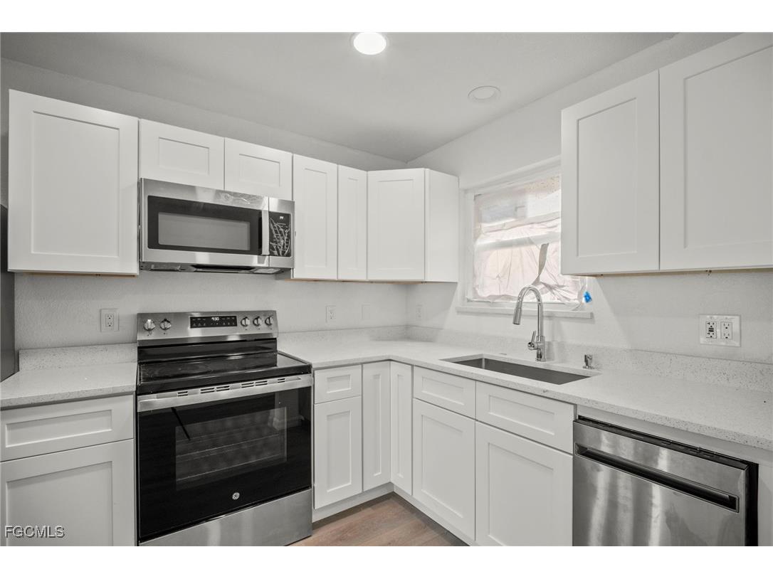 16881 Davis Road #214 Fort Myers FL 33908 2025008583 image17