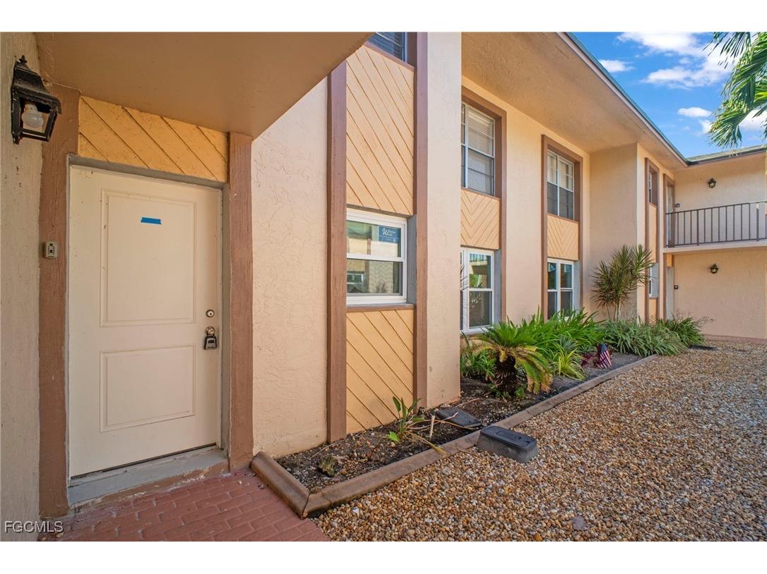 16881 Davis Road #214 Fort Myers FL 33908 2025008583 image3