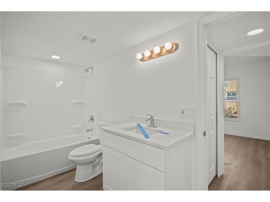 16881 Davis Road #214 Fort Myers FL 33908 2025008583 image7